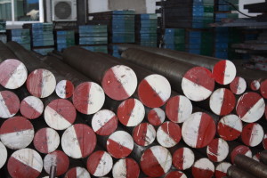 Poles of H13 Steel in the Otai Warehouse