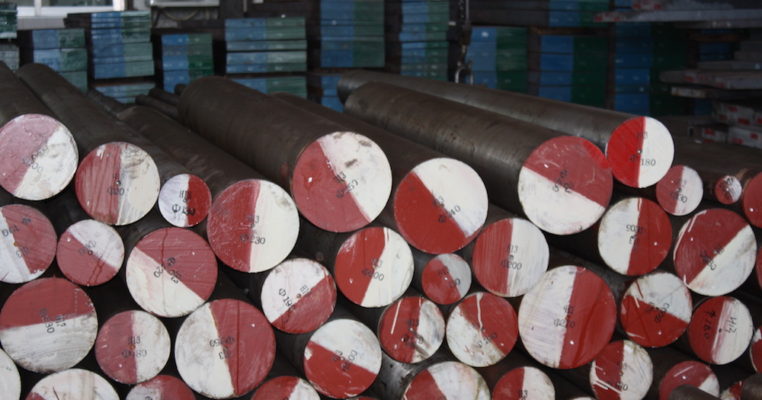 Poles of H13 Steel in the Otai Warehouse